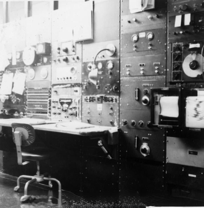 #30 Frequency Standard, 1965