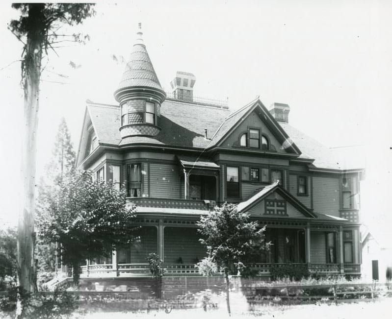 #63 H. Ward Wright residence, multi-story Victorian, 1970s