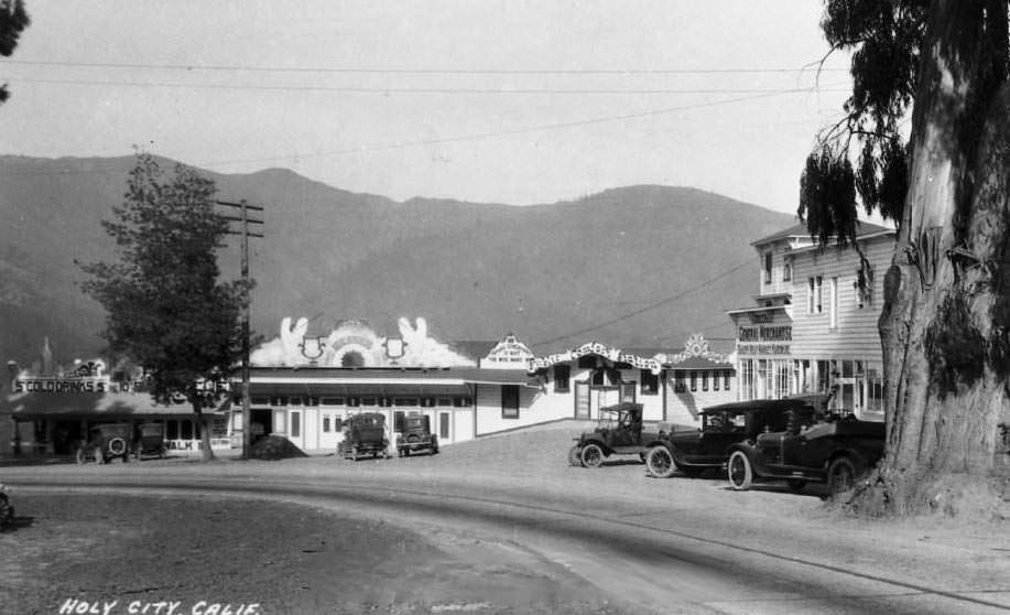 #48 Looking down hill, from print shop to restaurant, 1928