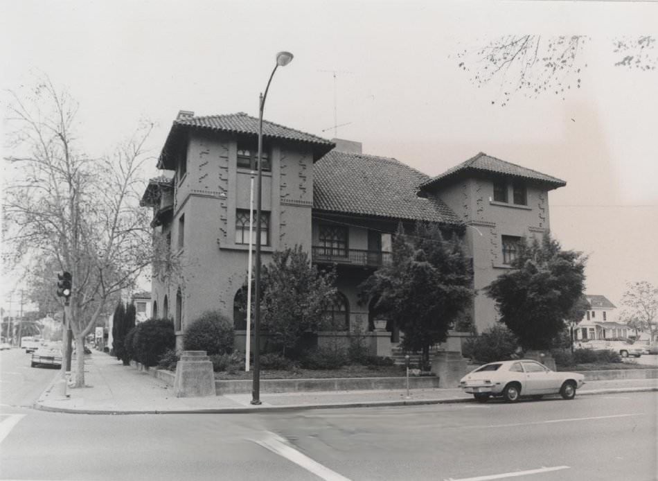 #84 Charles Crothers Residence, 97 South 13th Street, 1975