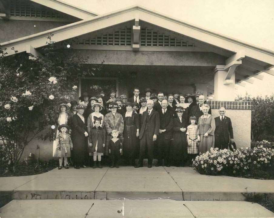 #113 Flower Lover’s Club group portrait, 1923