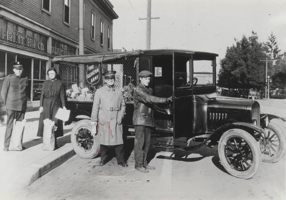 #131 The Salvation Army truck at 211 South Market Street, 1925