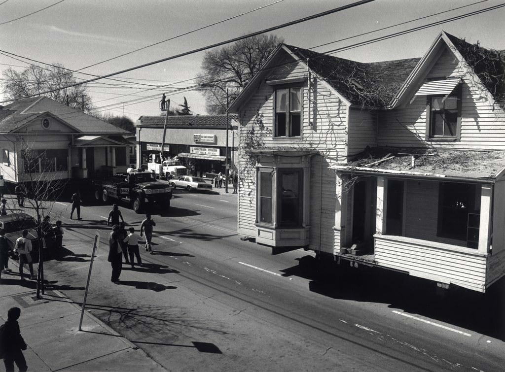 #110 Nelson-DeLuz House en route to History Park, 1987