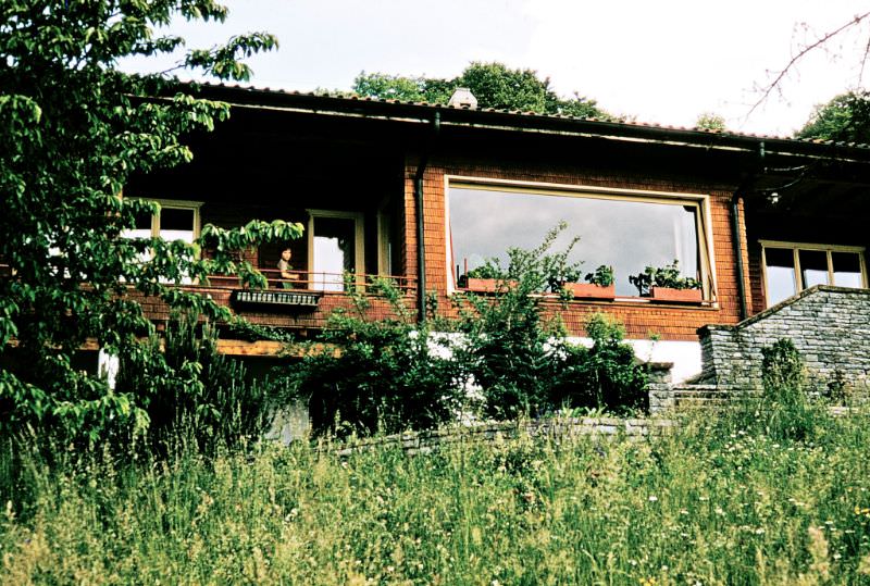 #56 The $70,000 House, Gunten, Switzerland