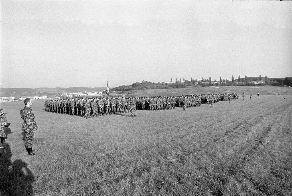 #99 Swearing in of guard troop of Zurich airport, 1970