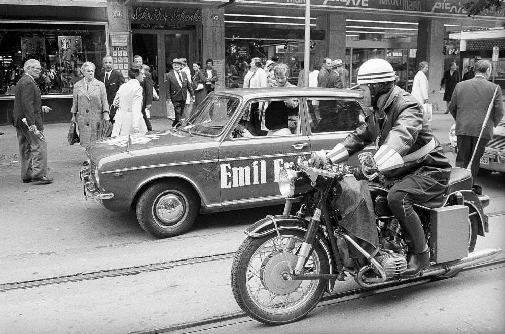 #108 Motorcycle policeman escorting Werner Hornung, magician on blind drive 1970