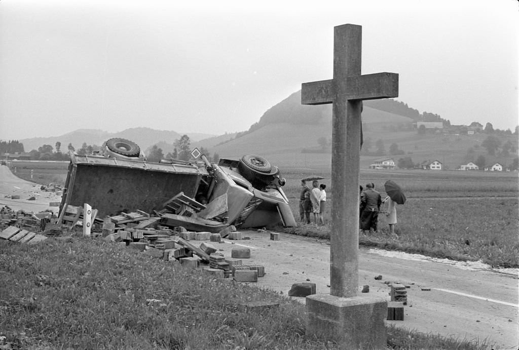 #109 Truck accident near Ettiswil, 1970