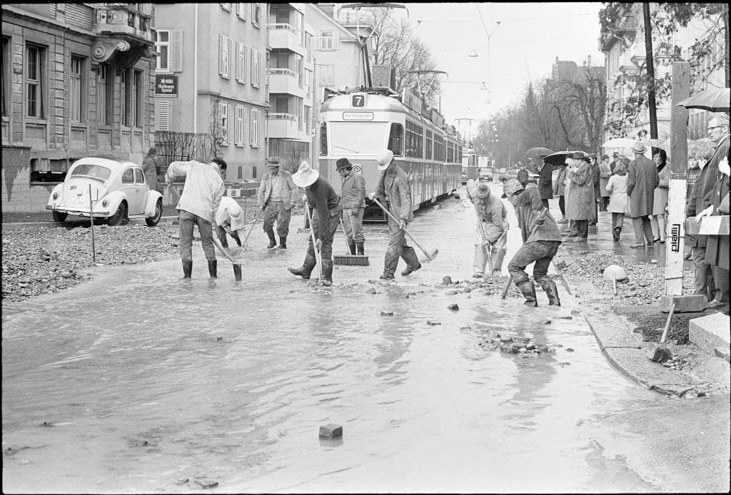 #201 Burst pipe, Schaffhauserplatz in Zurich, 1970