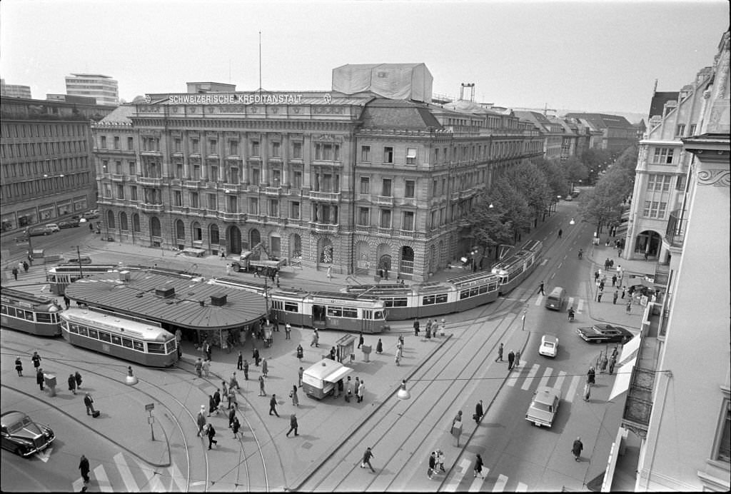 #214 Ca at the Paradeplatz at the Bahnhofstrasse in Zürich, 1971