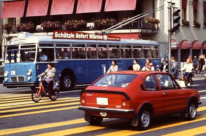 #24 Schwanenplatz with some Puch mopeds and a Saurer FBW bus to Hubelmatt, 1979
