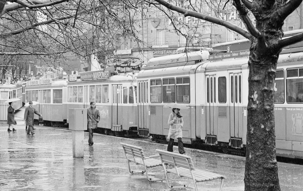 #64 Tramway traffic jam, Bellevue in Zurich 1970