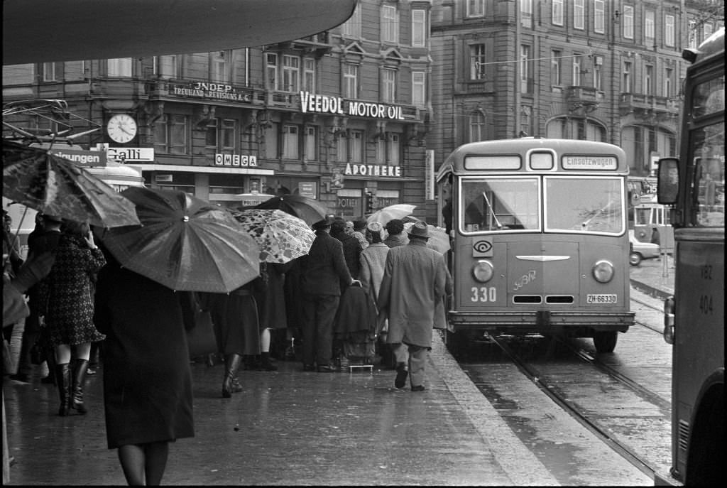 #71 Tramway traffic jam, Bellevue in Zurich 1970