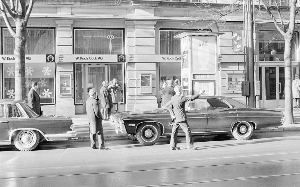 #90 The Shah of Persia on Bahnhofstrasse in Zurich, 1970