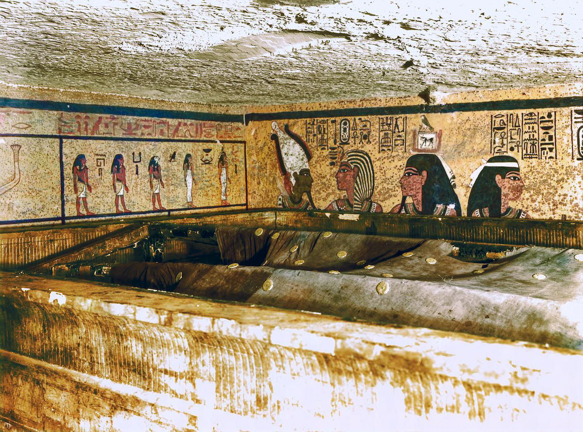 The linen pall, decorated with bronze ‘rosettes’ (Carter no. 209) inside the walls of the first (outermost) golden shrine (Carter no. 207) in the north west corner of the Burial Chamber. Tutankhamun’s Tomb, December 1923
