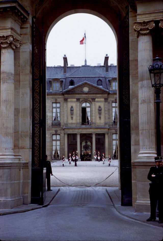 #75 Palais de l’Elysee, 1960