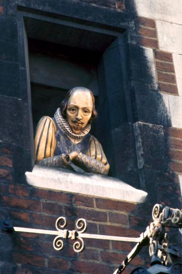 #130 Sheakespeare’s Head in Canaby Street, 1970s