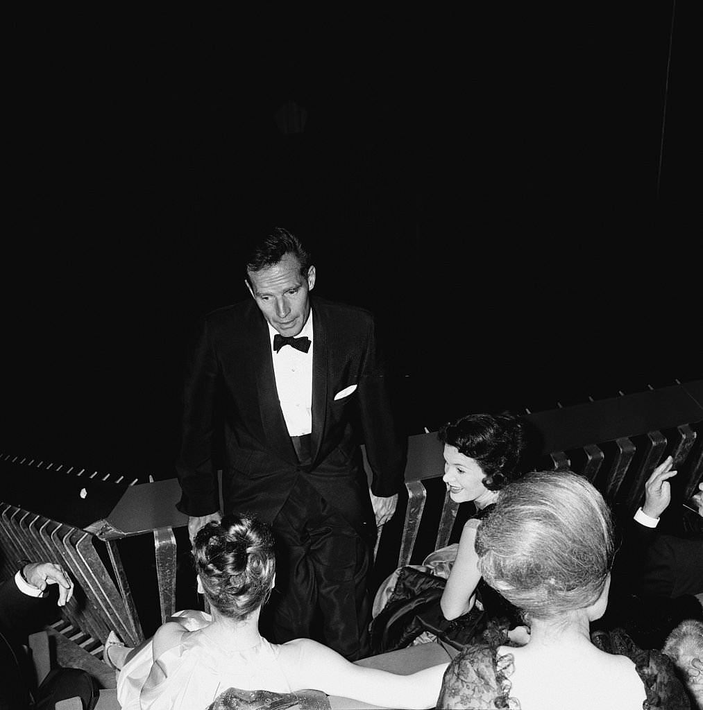 Charlton Heston with his wife Lydia attend the premiere of the movie ’55 Days At Peking’ 1963