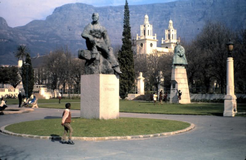#17 Smuts statue, Cape Town, South Africa