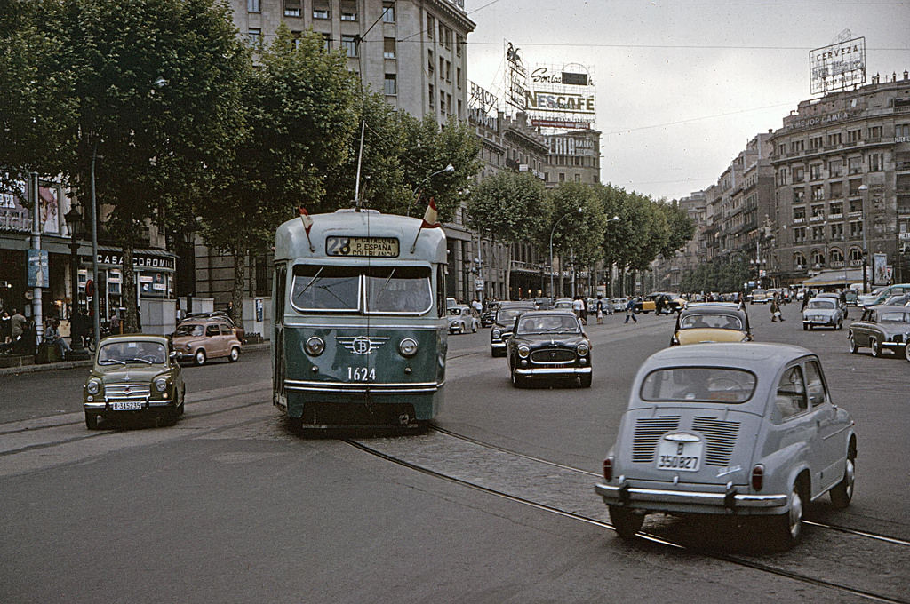 Stunning Color Photos of Barcelona Tramways in the 1960s Vehicles &; Transportation