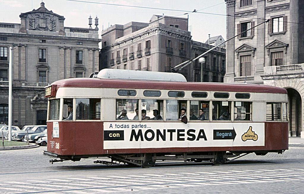 Stunning Color Photos of Barcelona Tramways in the 1960s Vehicles &; Transportation
