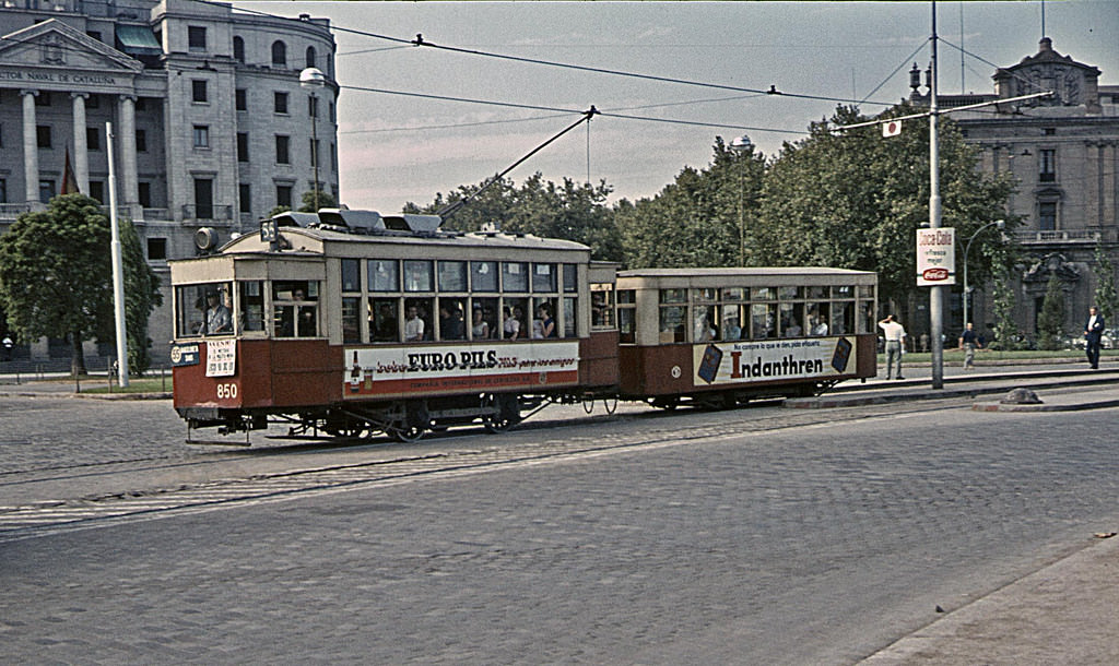 Stunning Color Photos of Barcelona Tramways in the 1960s Vehicles &; Transportation