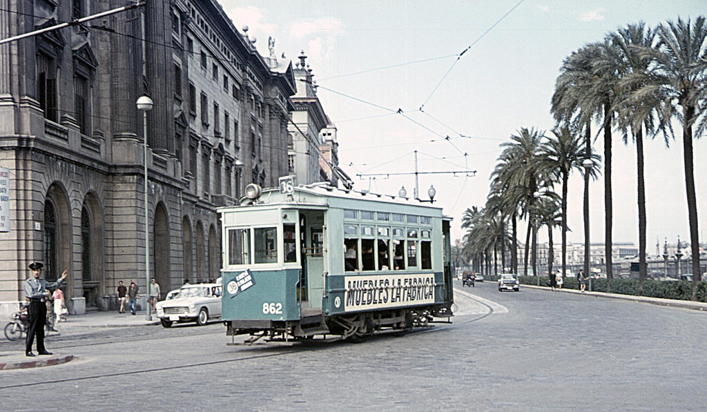 Stunning Color Photos of Barcelona Tramways in the 1960s Vehicles &; Transportation