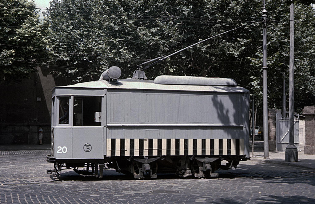 Stunning Color Photos of Barcelona Tramways in the 1960s Vehicles &; Transportation