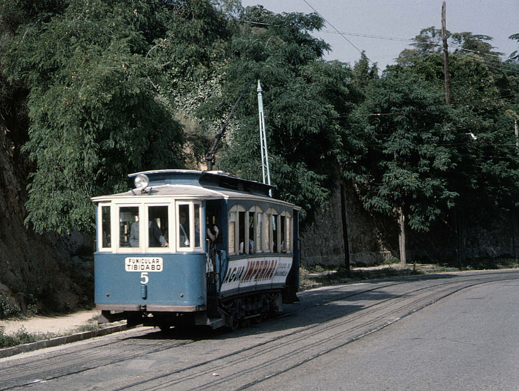 Stunning Color Photos of Barcelona Tramways in the 1960s Vehicles &; Transportation