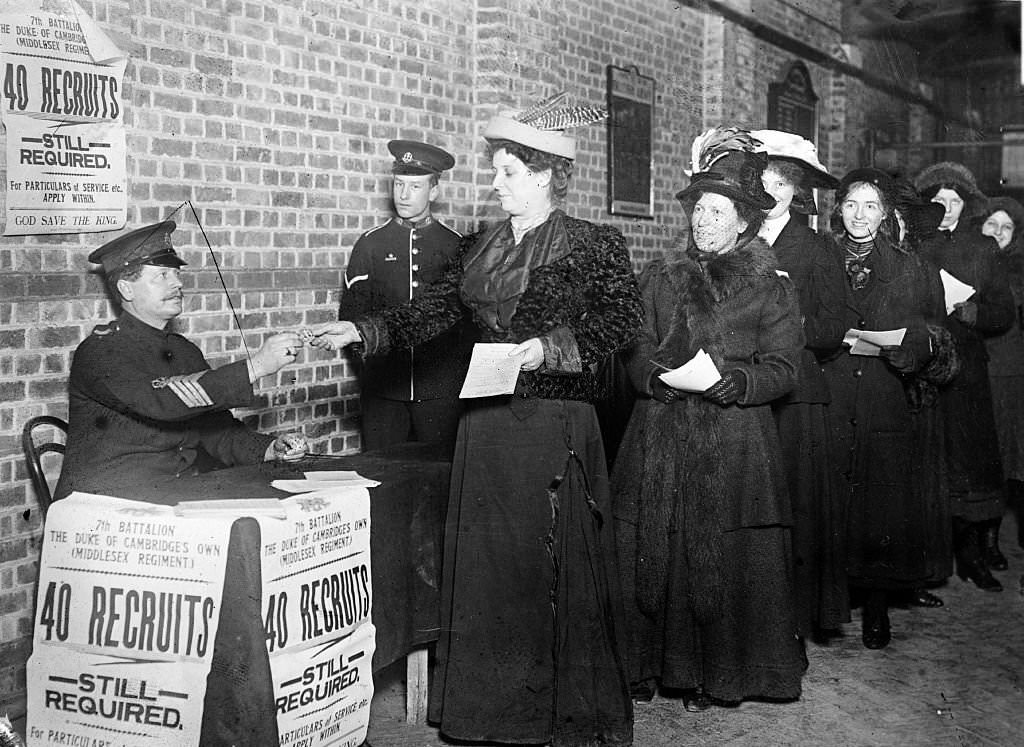 #40 Women enlisting for war work.