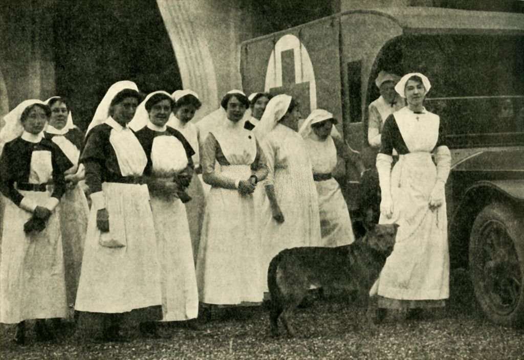 #41 The Duchess pf Westminster With Nurses
