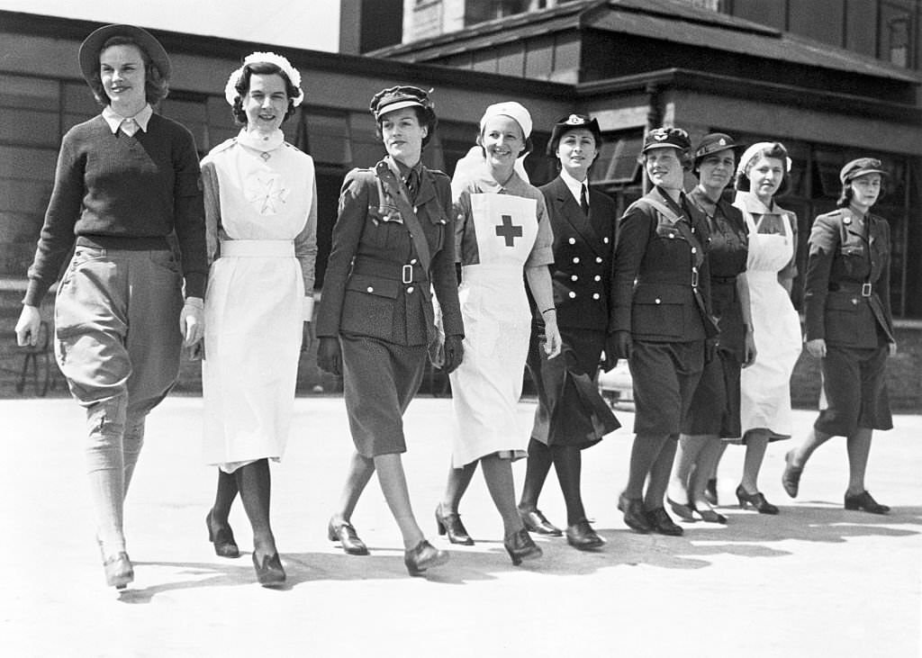 #43 British Women Wear Ww II Army Uniforms