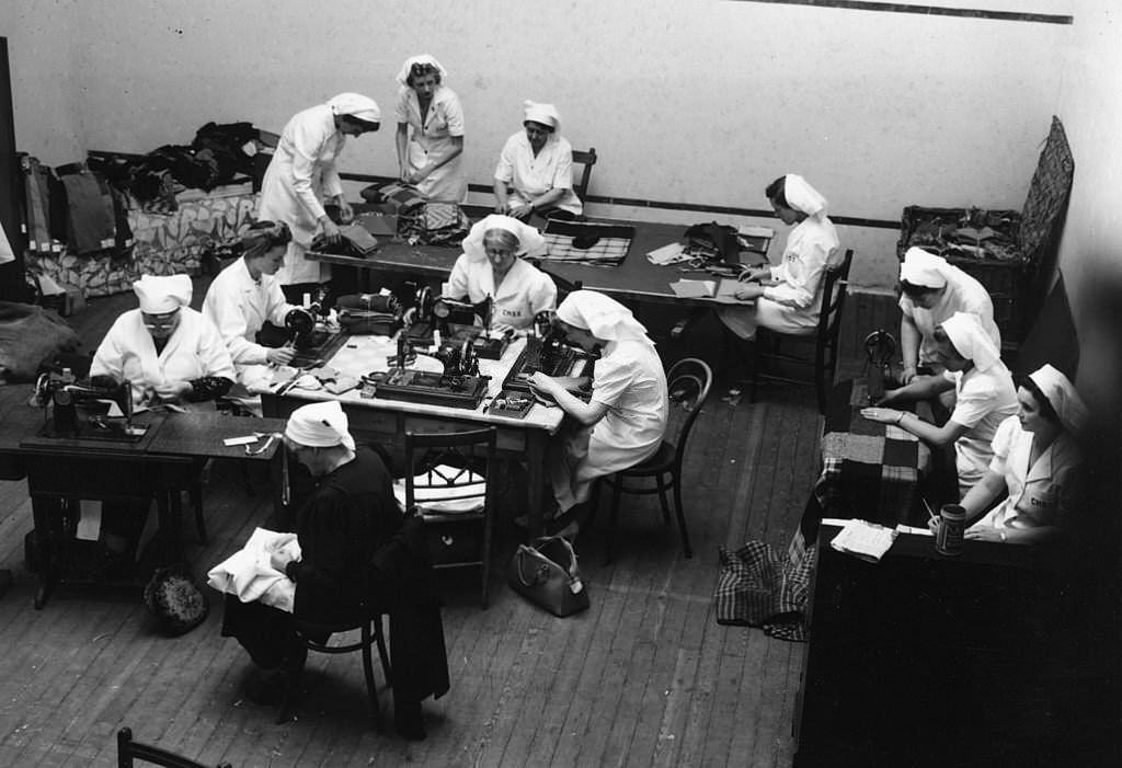 #5 Women at work at the Central Hospital Supply Service.
