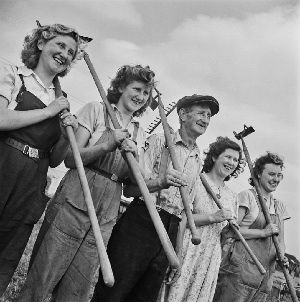 #88 Land Settlement Association Tenants, 1944