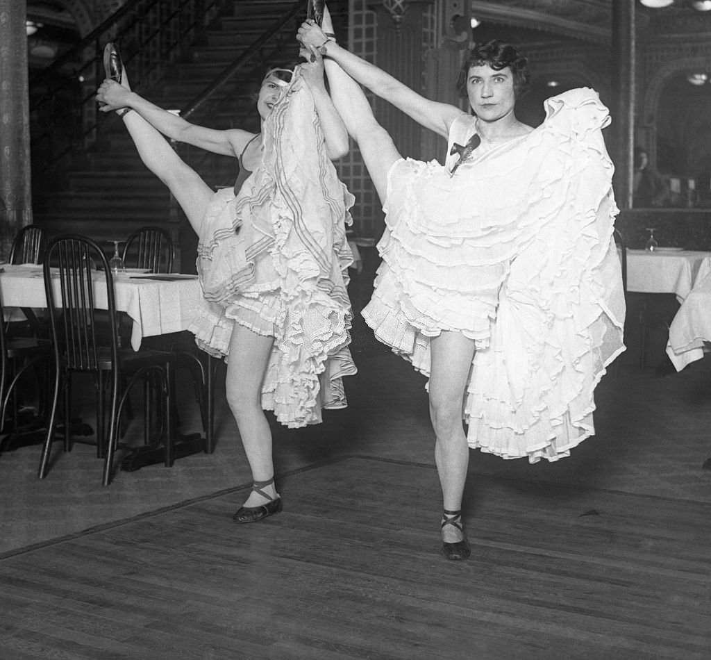 #103 The Wicked Dance the Tourists Flock to See, 1904