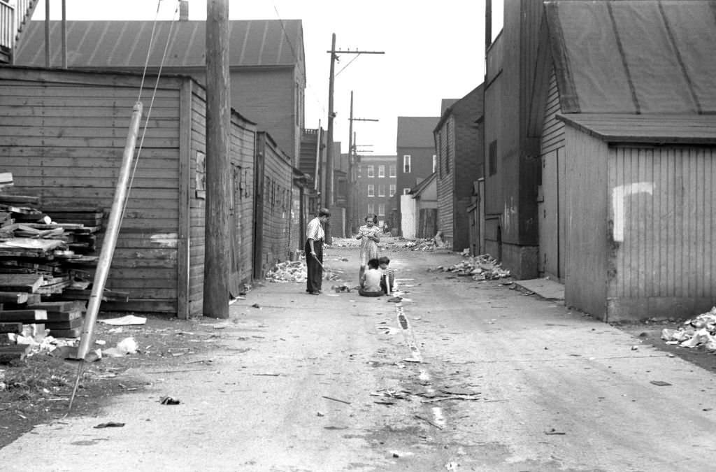 #35 Four Children in Alley, South Chicago, Illinois, July 1941