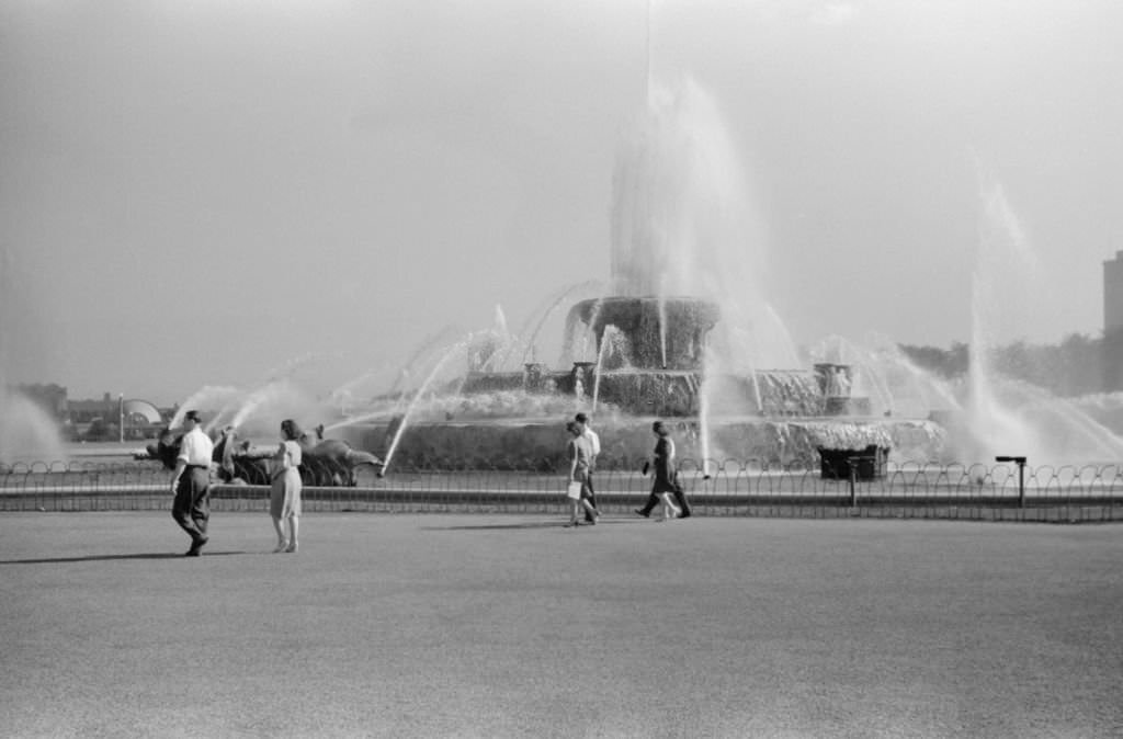 #40 Buckingham Fountain, Grant Park, Chicago, Illinois, July 1941