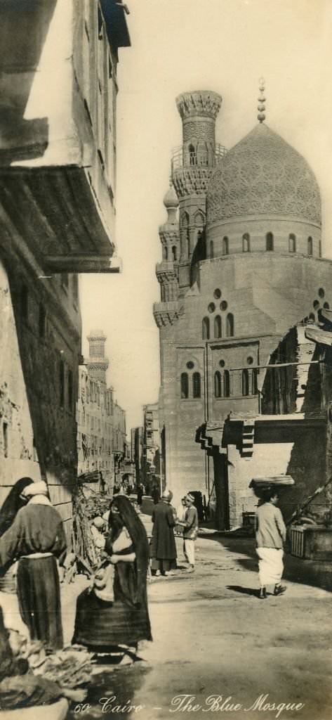 #105 The Blue Mosque in Cairo, 1911