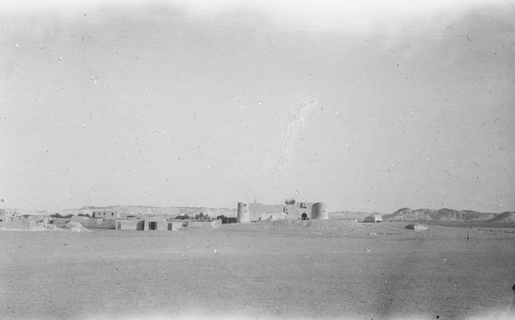 #48 Fort and houses of Nakhl, Egypt, 1910s