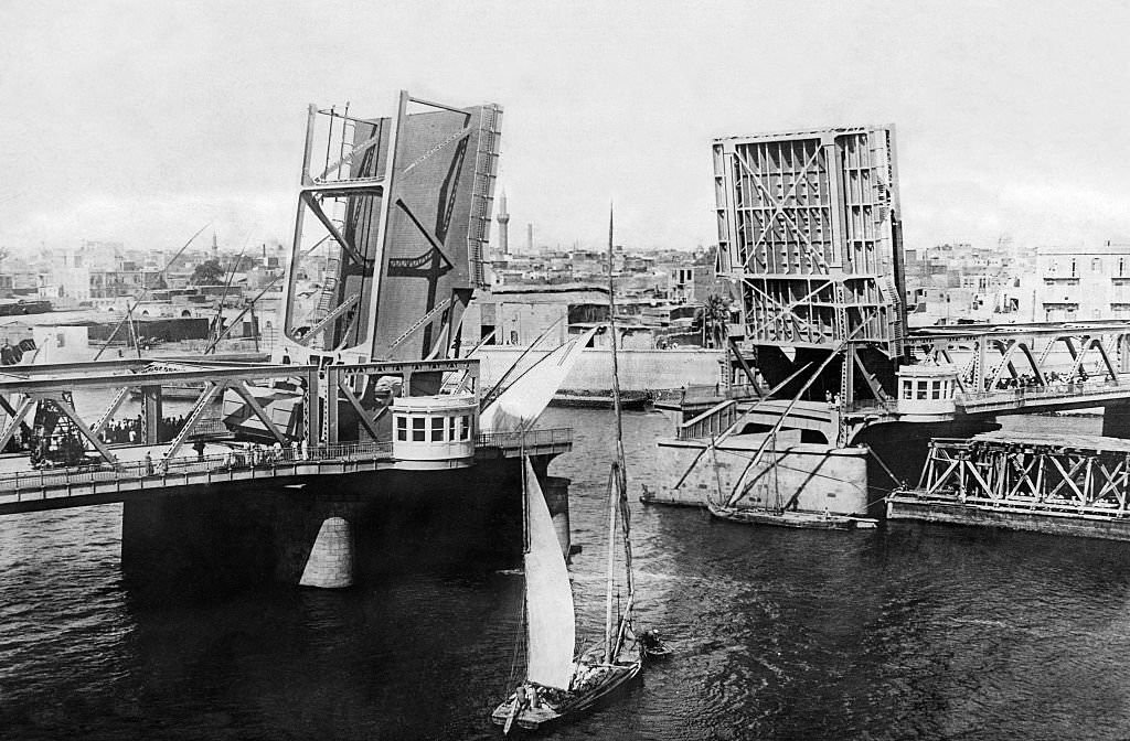 #54 Abou al-Ela bridge, bascule bridge over the Nile, 1912