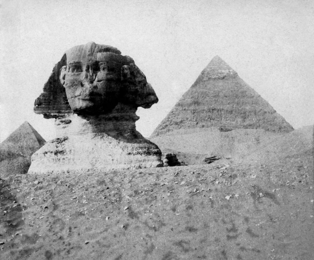 #73 egypt, cairo, Giza the sphinx and the pyramid of chefren, 1915