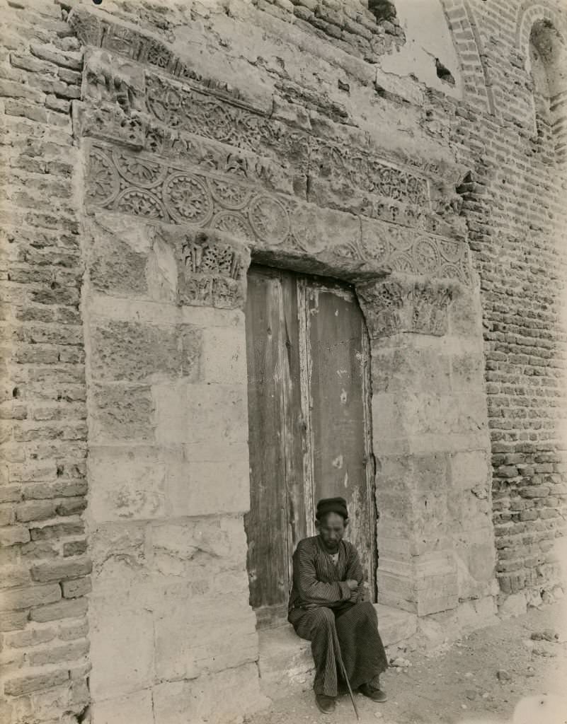 #84 A door to northern wall, Red Convent, 1912