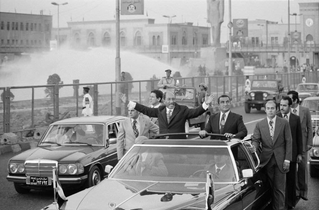 #128 Return of Anouar el-Sadat to Cairo after the Camp David agreements, 1978