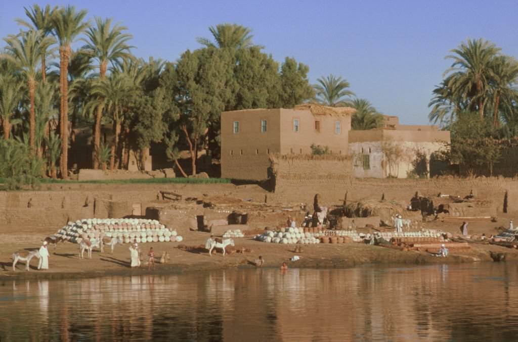 #168 A jar factory on the banks of the Nile river, 1977