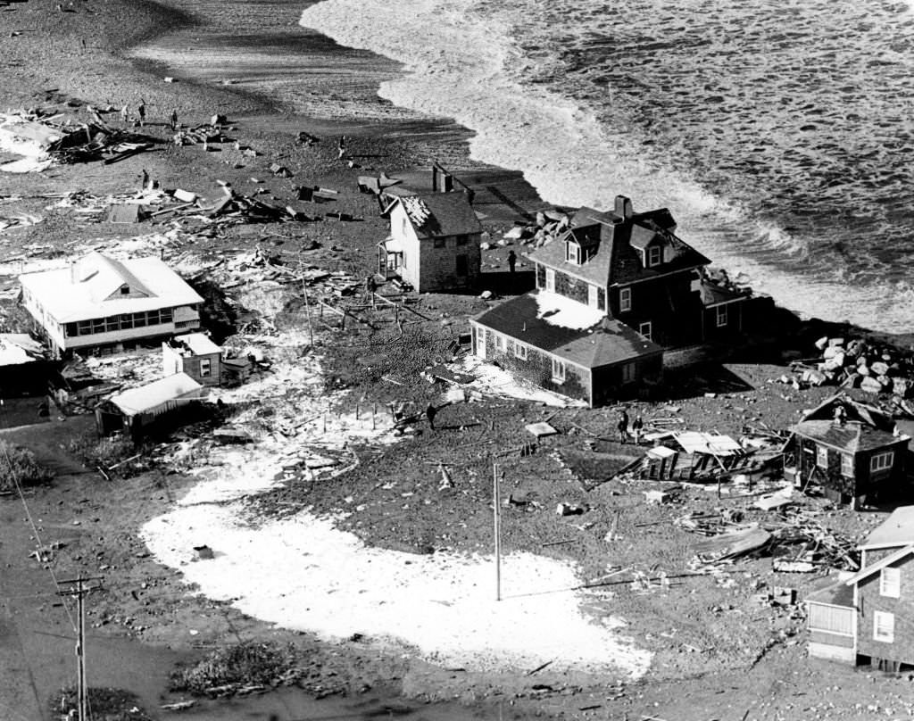 #175 An aerial view of the damage on Egypt Beach in Scuitate, 1978