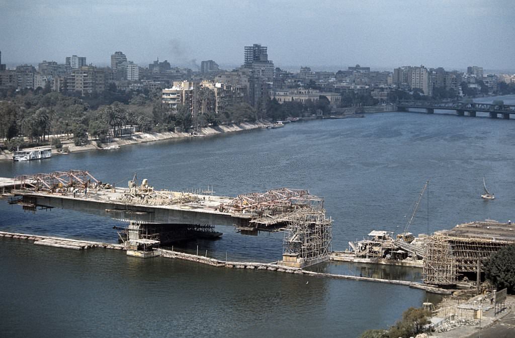 #187 Construction of a bridge with several piles in Cairo, 1976