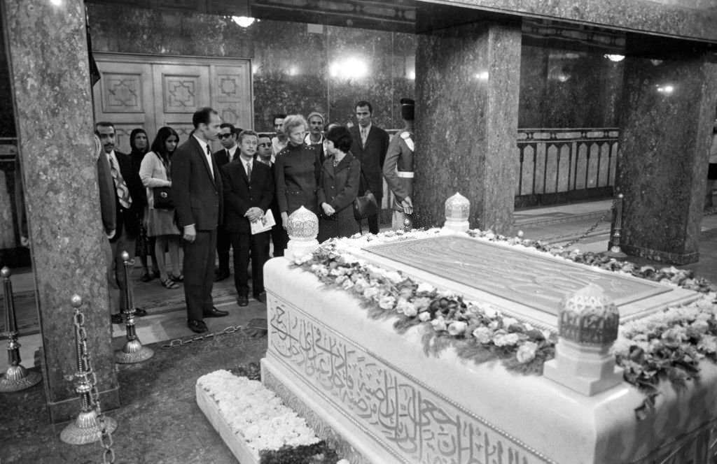 #7 Visitors at the tomb of Gamal Abdel Nasser in Cairo, 1972