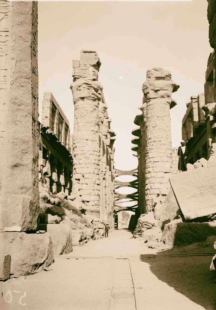 #236 Central aisle of great hypostyle hall, 1900