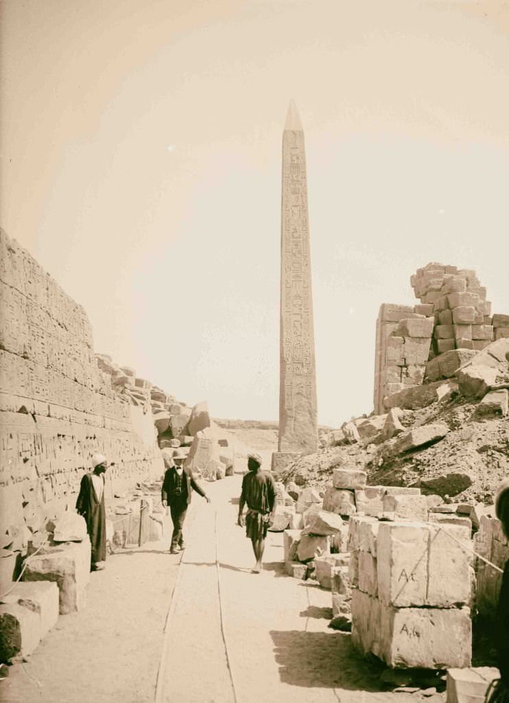 #242 Obekisk of Thutmosis III, 1900