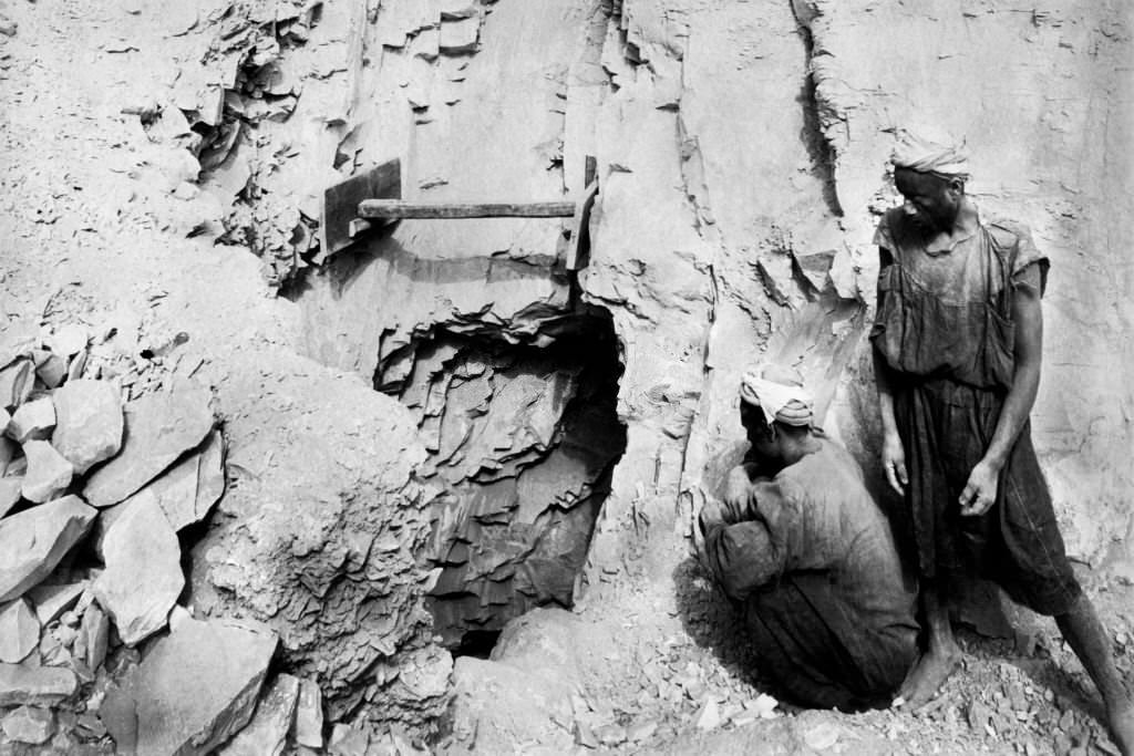 #28 Necropolis of tebe, deir el-medina, the site of the discovery of the tomb of Kha and his wife Merit, 1906