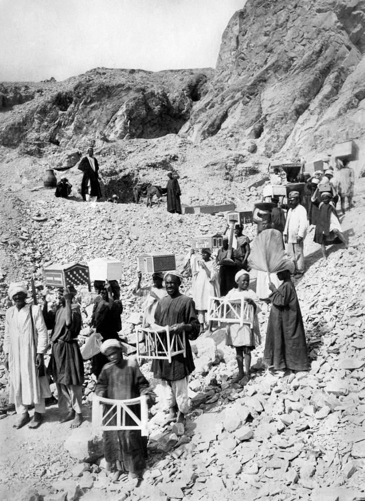 #29 Necropolis of tebe, deir el-medina, the site of the discovery of the tomb of Kha and his wife Merit, furnishings funeral, 1906